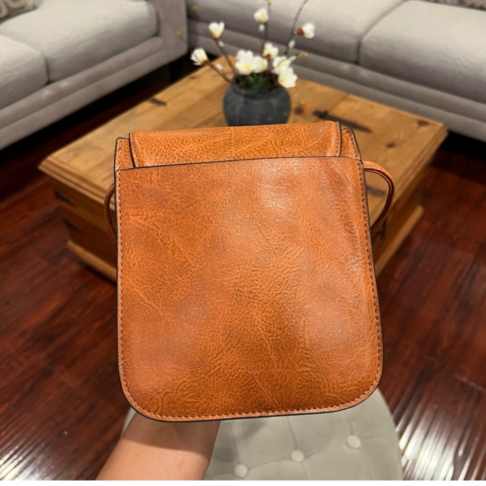 Sam & Hadley Cognac Crossbody/Shoulder Bag NWT - Picture 3 of 10